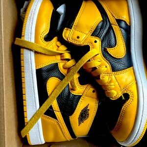 Kids sz 3 Jordan 1